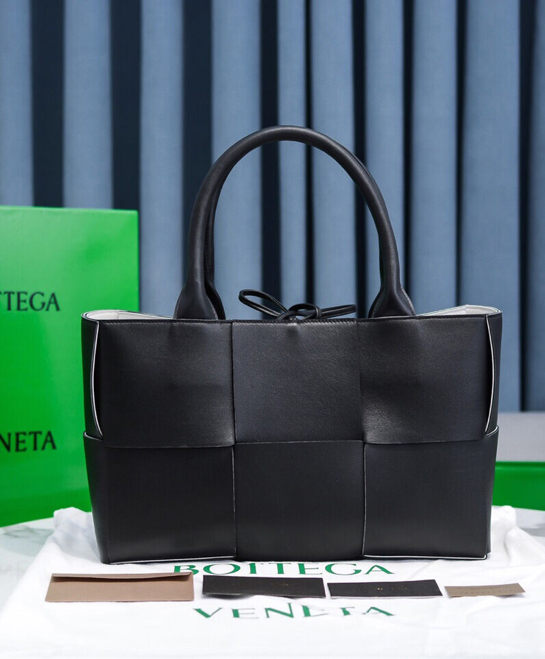 Bottega Veneta Arco Tote Leather Black